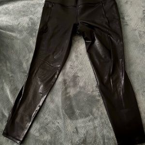 Athleta Salutation Stash Shine Tight